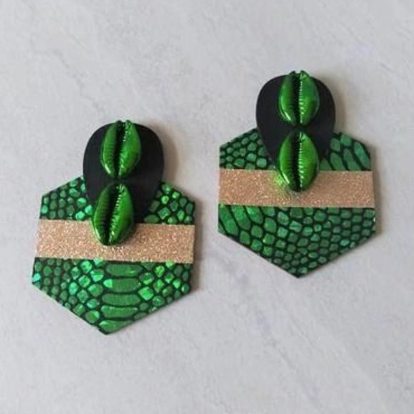 Odelia Green Wood Snake Skin Print Stud Earrings - Picture 1 of 1